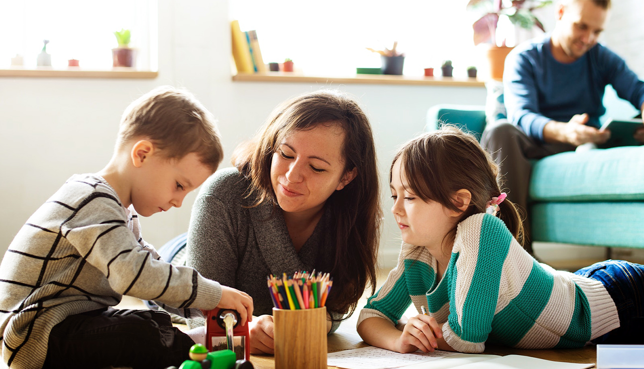 7 Ways To Entertain Your Toddler At Home That Don t Involve TV 