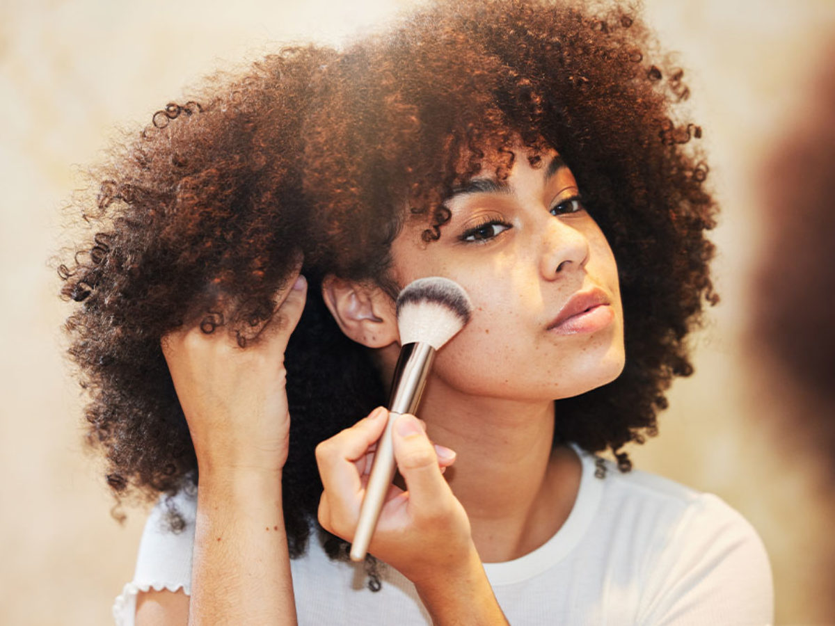 4 Ways to De-gunk Your Beauty Brushes - maed